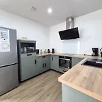 Abu Dhabi, Magnifique Maison Apartment Reims