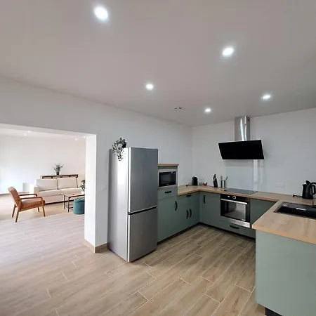 Apartment Abu Dhabi, Magnifique Maison Reims