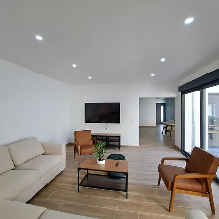 Apartment Abu Dhabi, Magnifique Maison Reims